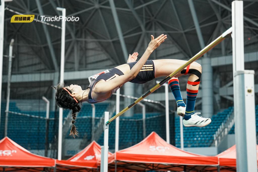 皇马双星伤愈在即！赫伊森卡马文加或战塞尔塔，后防线告急考验银河战舰